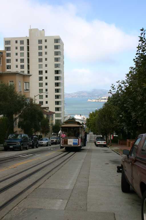 041004_HMSF_003.JPG (42400 Byte)